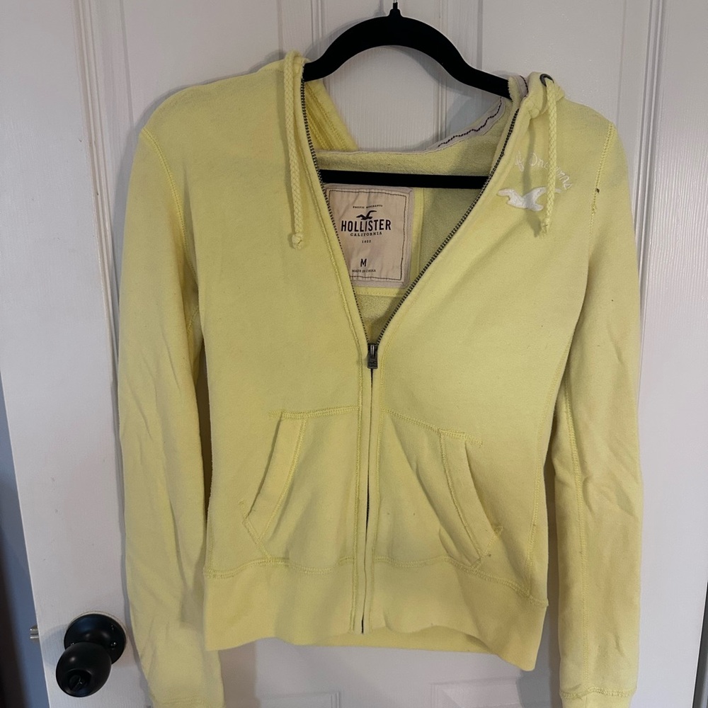 Vintage Early 2000’s Hollister Light Yellow Hoodie